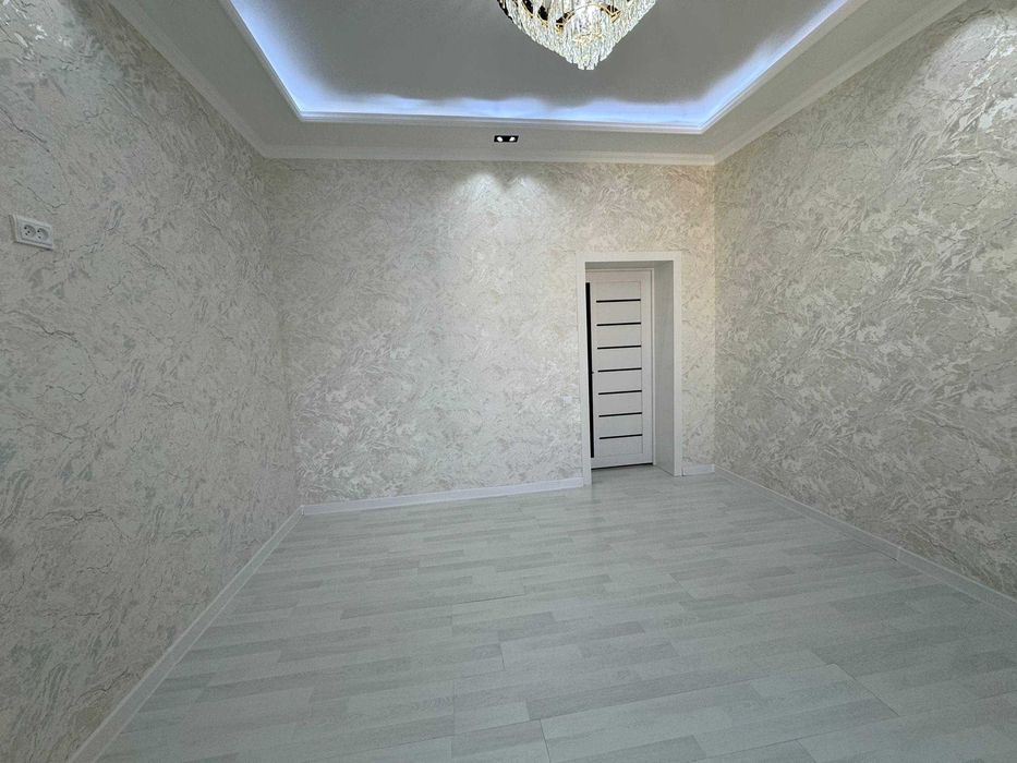 Buxoroda uy kvartira xonadon sotiladi 2 xonali 55m2 5-qavat.