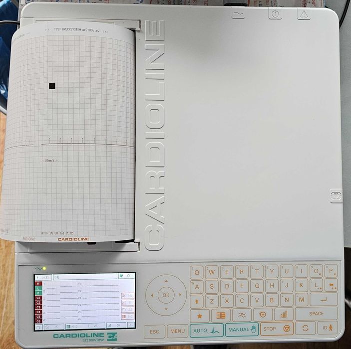 EKG Profesional Cardioline AR2100 view 12 canale electrocardiograf
