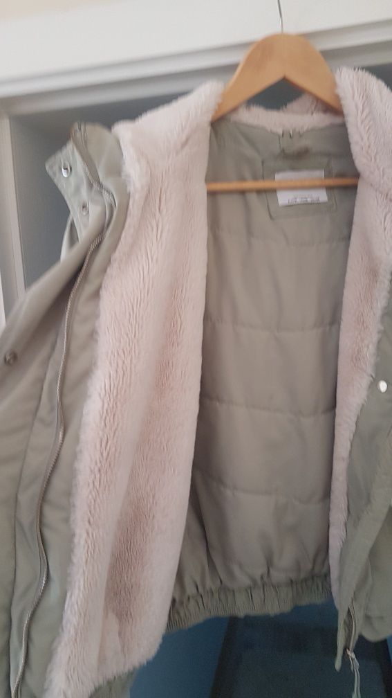 Дамско яке на Bershka размер М