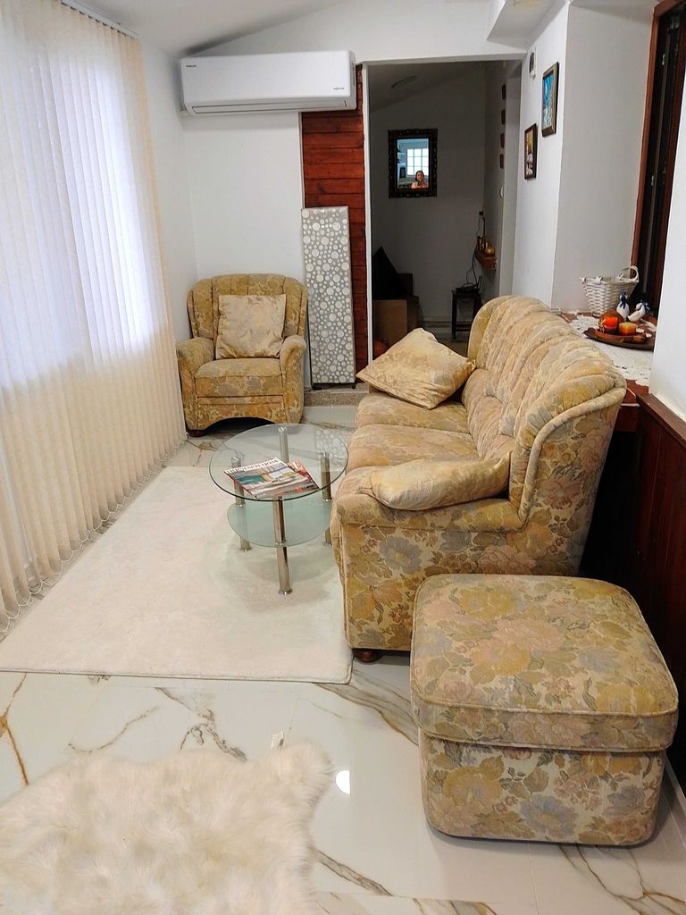 Дава се под наем Къща в Хисаря - 100 кв.м за 122.4 € - Снимка #4