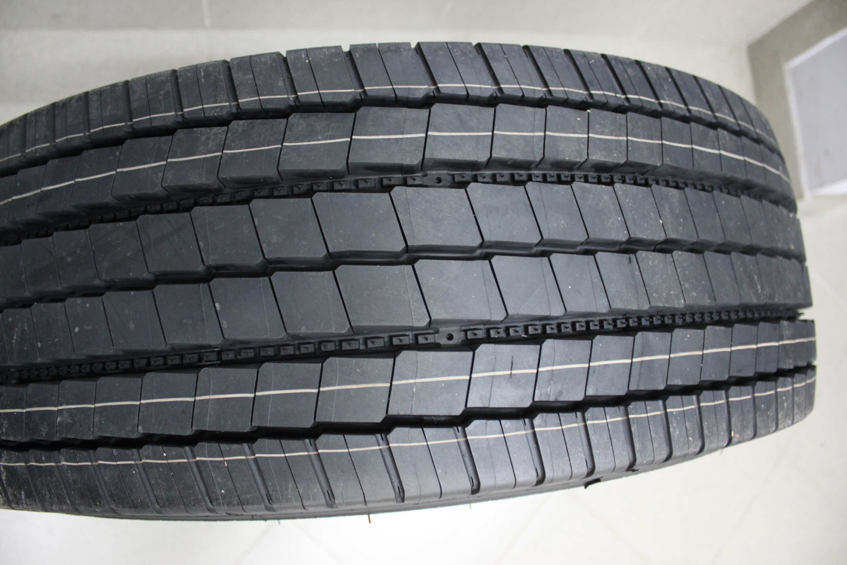 265/70-17,5 Michelin нова товарна гума
