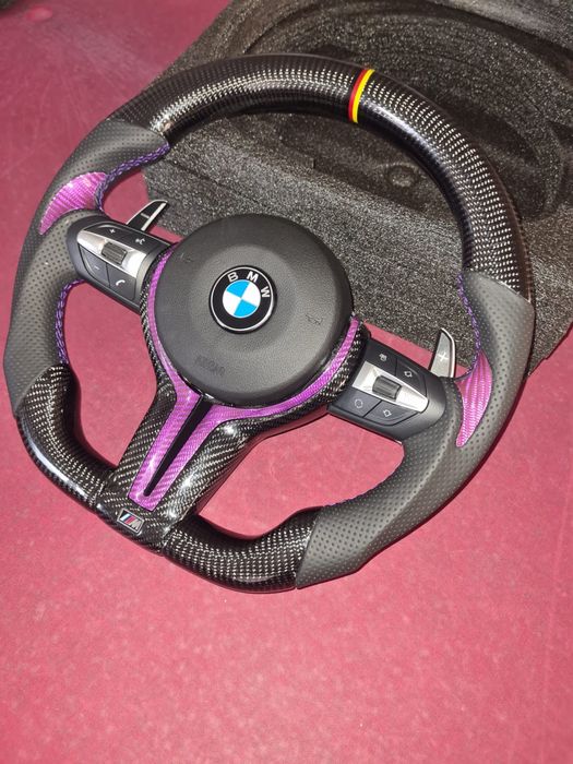 Volan BMW M Performance Carbon+Alcantara cu Accente Mov