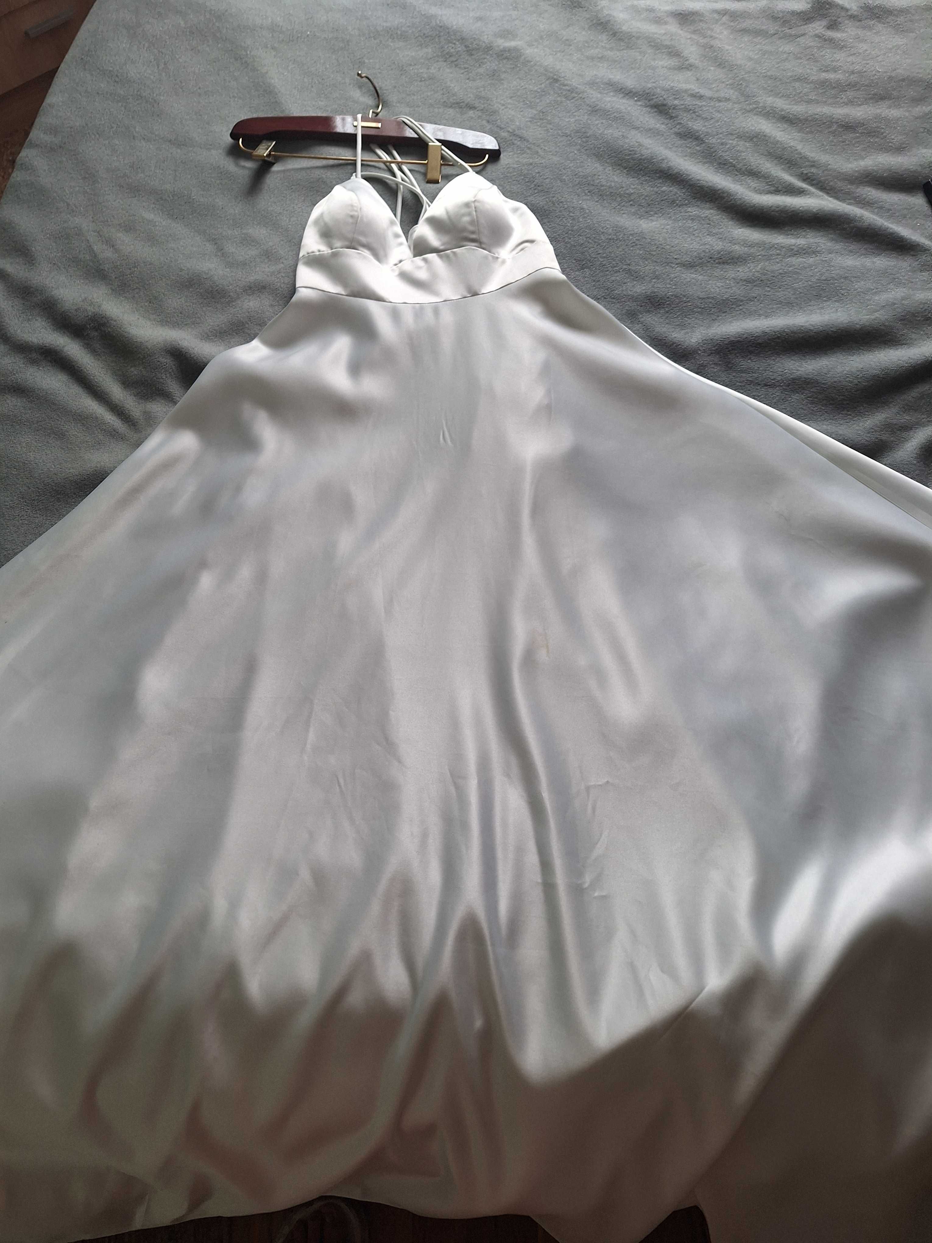 Бяла рокля, нова Jake's 40 р-р - 50 лв.
