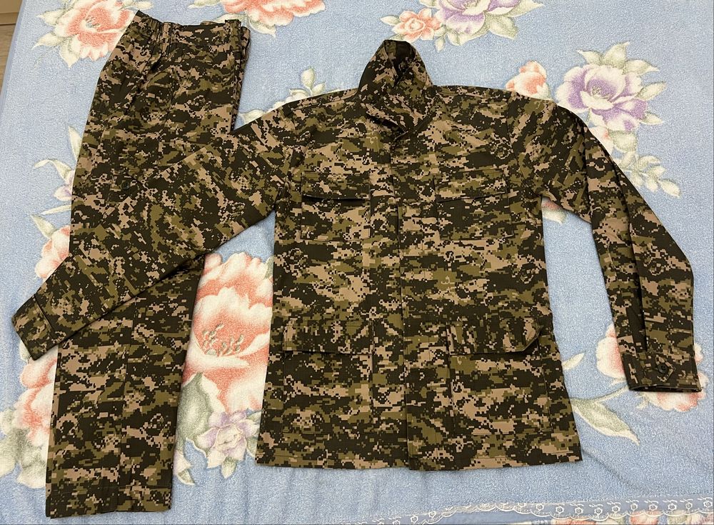 Продам военную форму для НВП 44 размер
