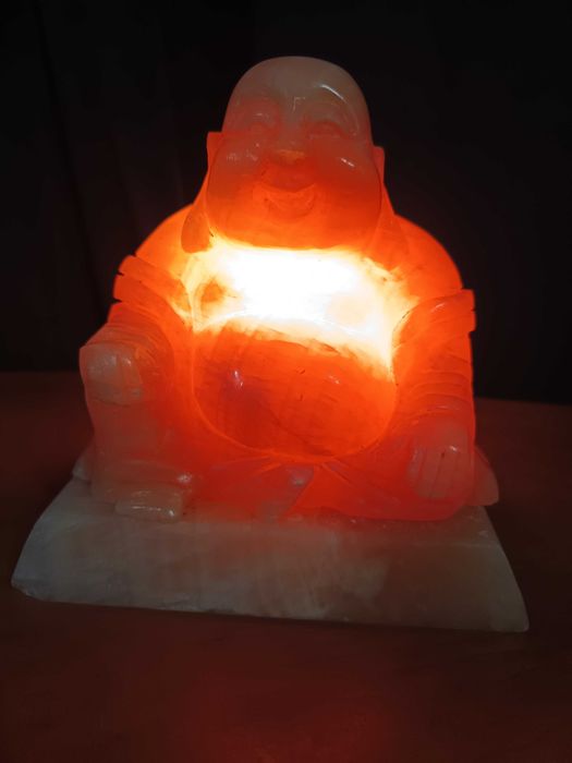 фигурка на Буда ръчно издълбана от чист бял нефрит, .Нощна лампа.