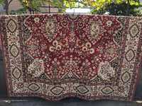 Персийски вълнен килим