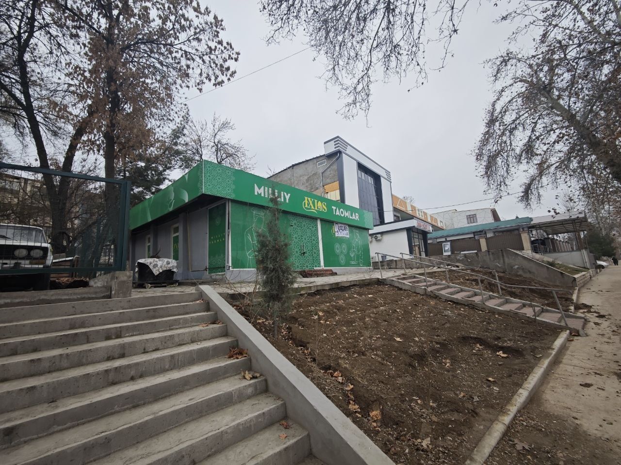 Продается здание — Чиланзар — Вдоль дороги — 1.7 сотки — площадь 300м²
