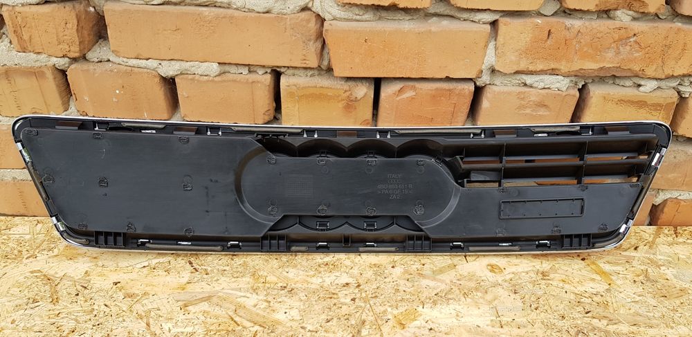 Grila Capota Audi A6 4B C5 Cod: 4B0853651B