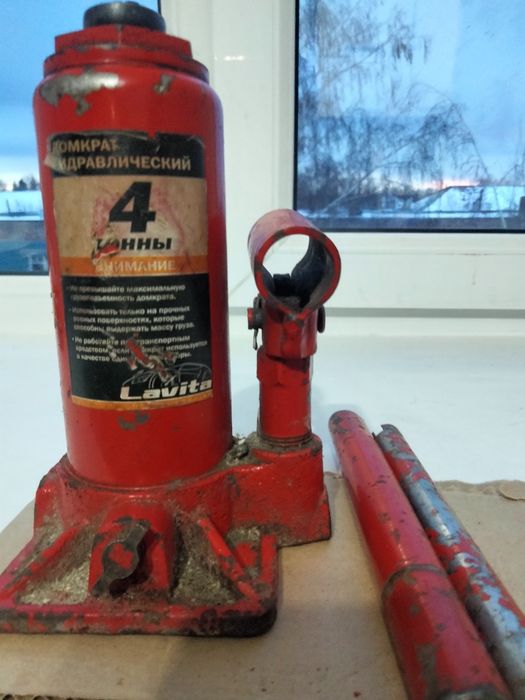 Продам домкрат 4т