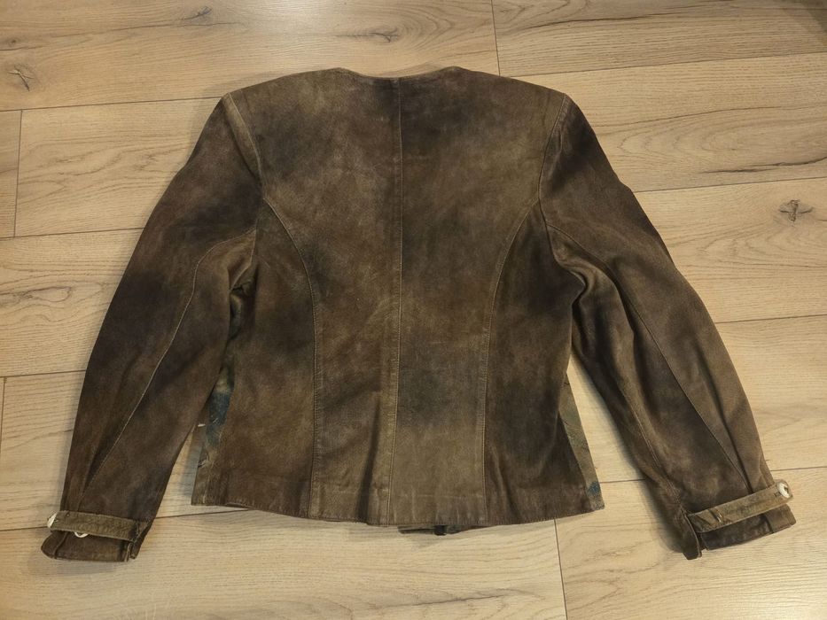 Jacheta piele naturala cu motive de vanatoare