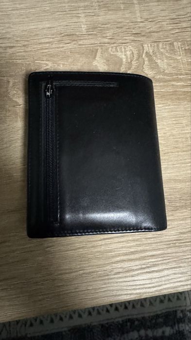 Vând portofel Richhoff