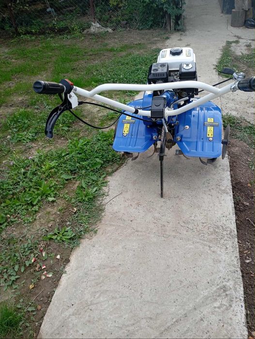 Vând motosapă Ruris gigant !