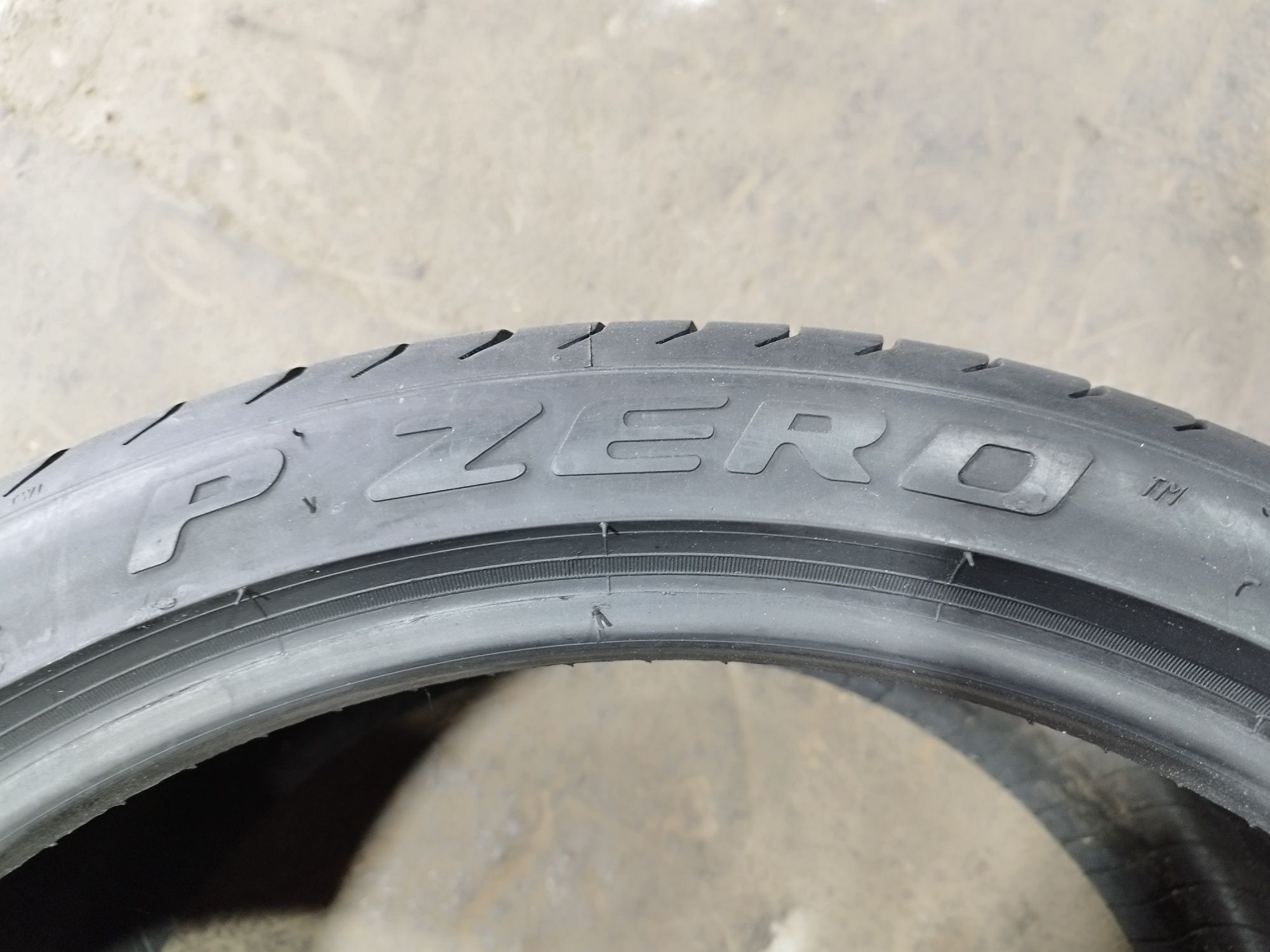 2 anvelope de vară (ca noi)Pirelli P Zero 295/30/20,dot 2019