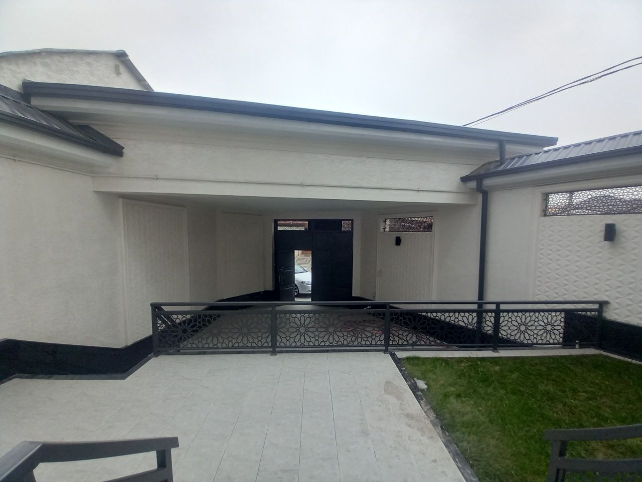 Продаётся белый дом в Мирзо Улугбекском районе ББИ