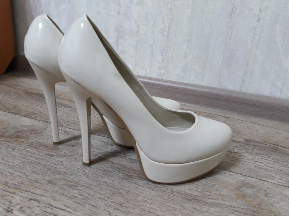 Обувь туфли продам. Состояние отличное.