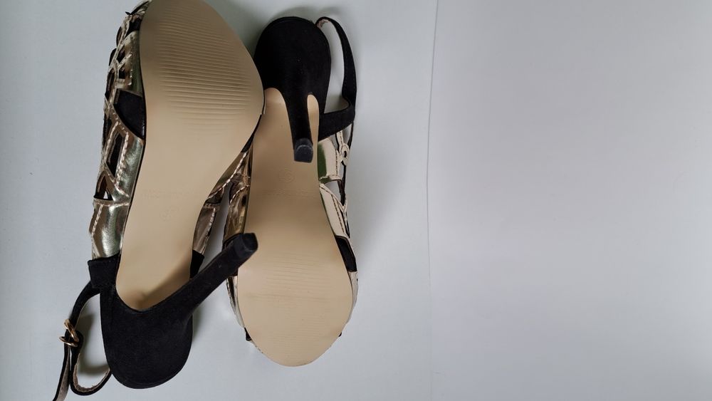 Елегантни сандали