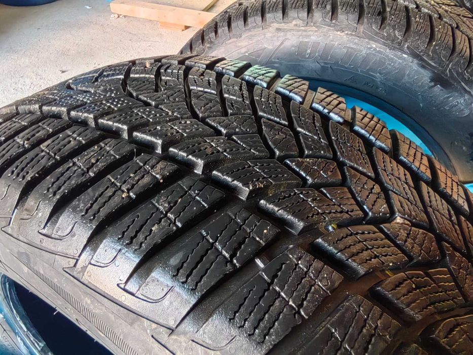 Зимни гуми GoodYear UltraGrip Performance gen-1 215/55R16 97H