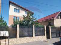 Casă / Vilă cu 9 camere de vânzare în zona 1 Mai
