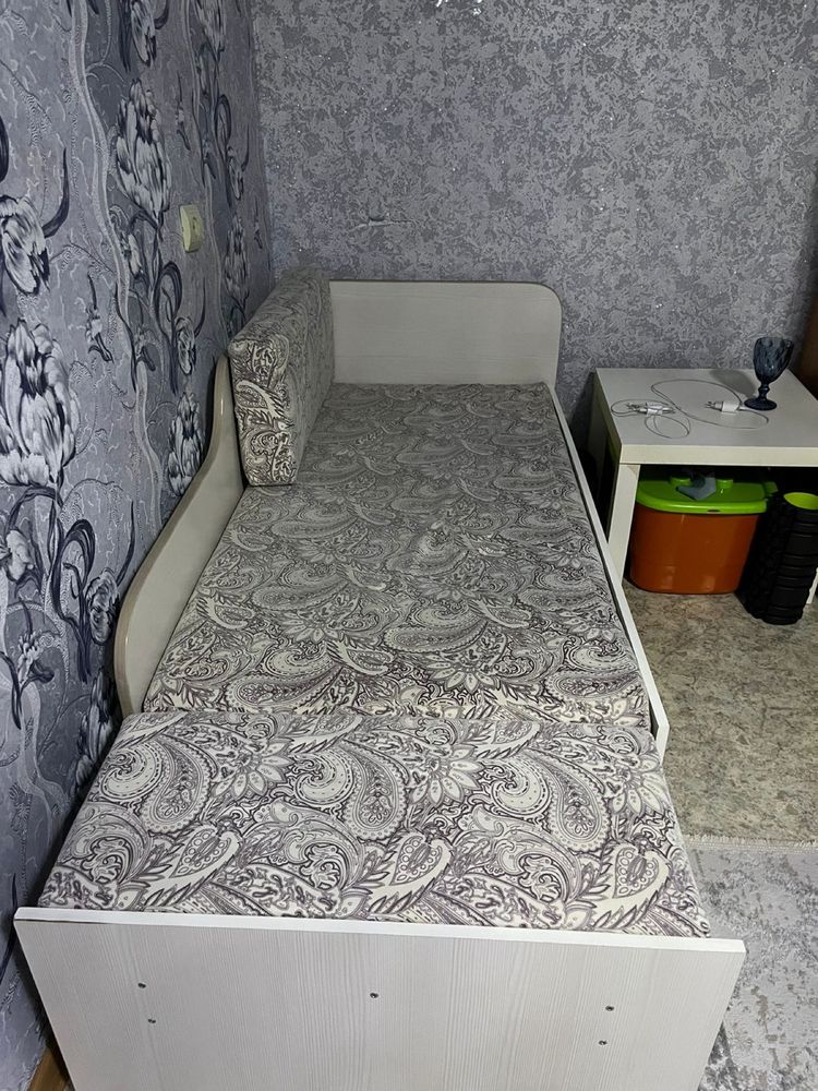 Кровать тахта почти даром