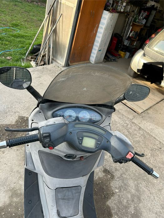 Vand Scuter Piaggio X9