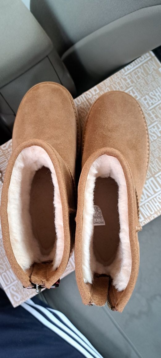 UGG de vanzare noi