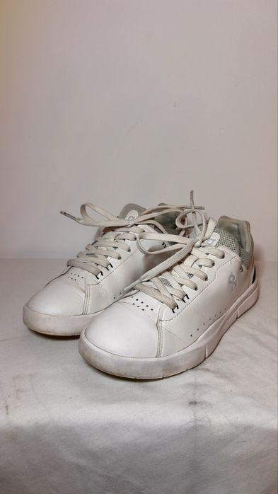 Adidași OnCloud "The Roger”, albi, damă, mărimea 37.