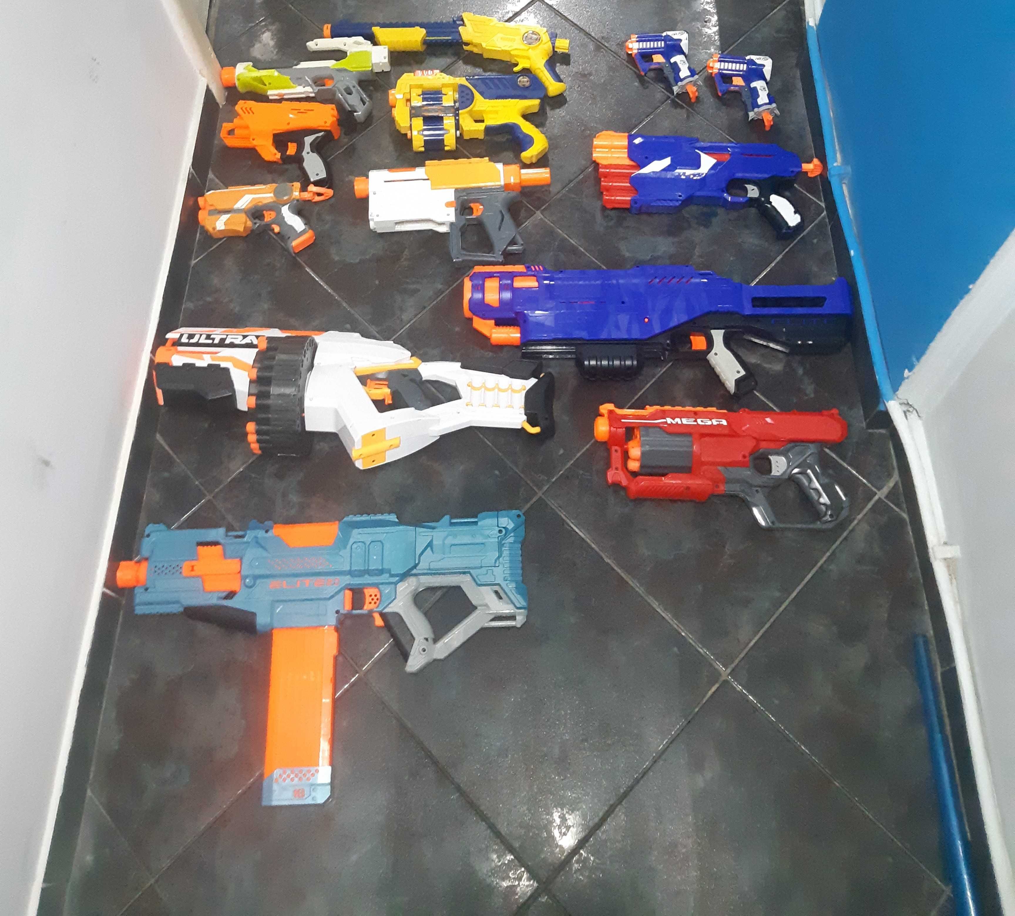 Colecție Nerf–12 blastere-100+ săgeți Sabii Star Wars Bladebuilders