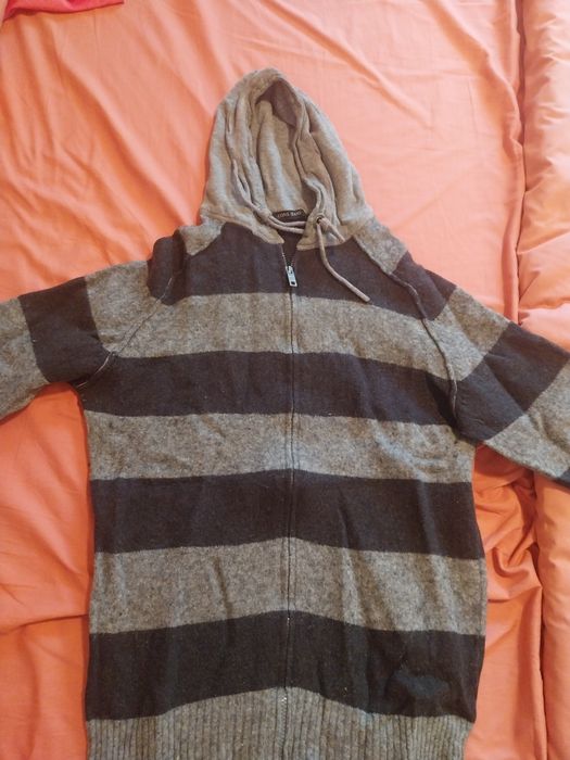 Пуловери от добри марки.