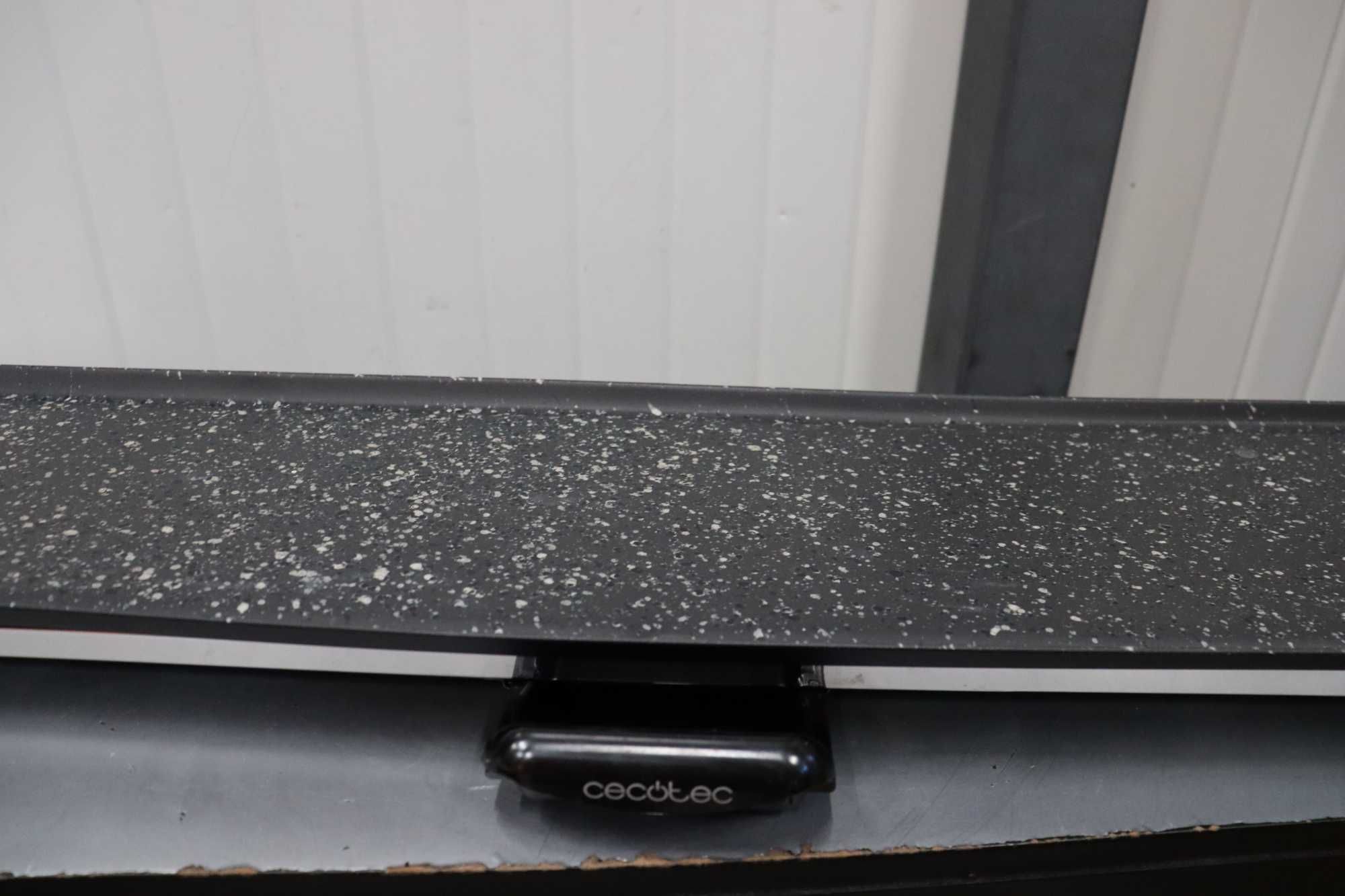 Ел. плоча Cecotec 3000 RockWater XXL каменна скара, 2400W, лек ДЕФЕКТ