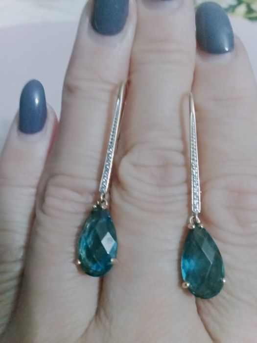 Золотые серьги с топазом