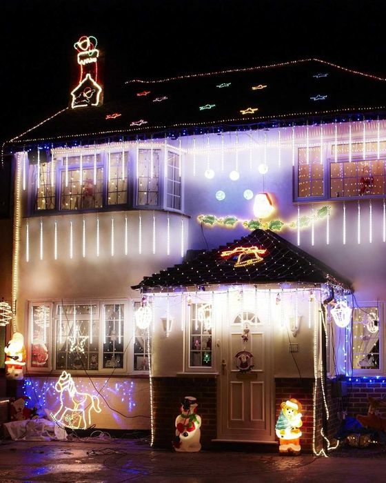 Соларни коледни лампички падащ сняг студено бяла светлина 3м х 30с LED