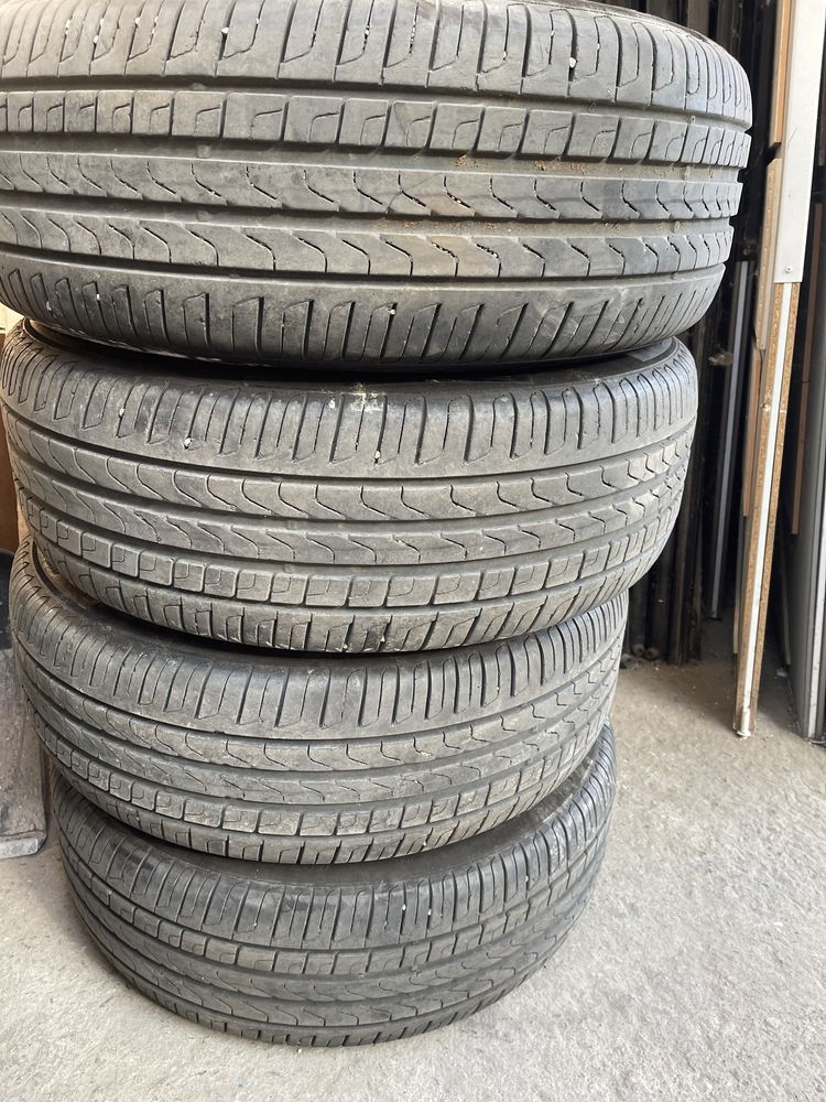 225 55 17 Pirelli Run flad