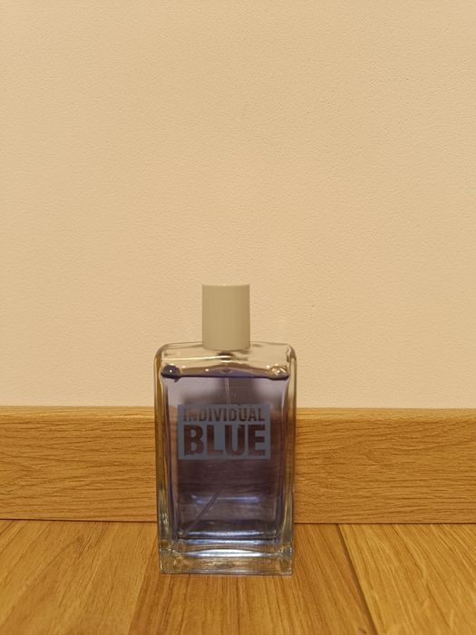 Vând parfum Avon individual Blue
