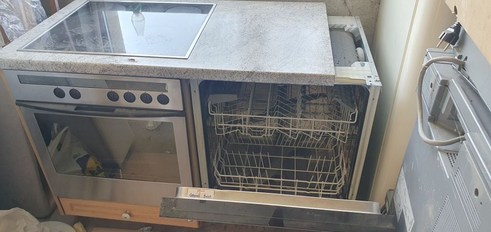 Plita cu cuptor electric, mașina de spălat vase