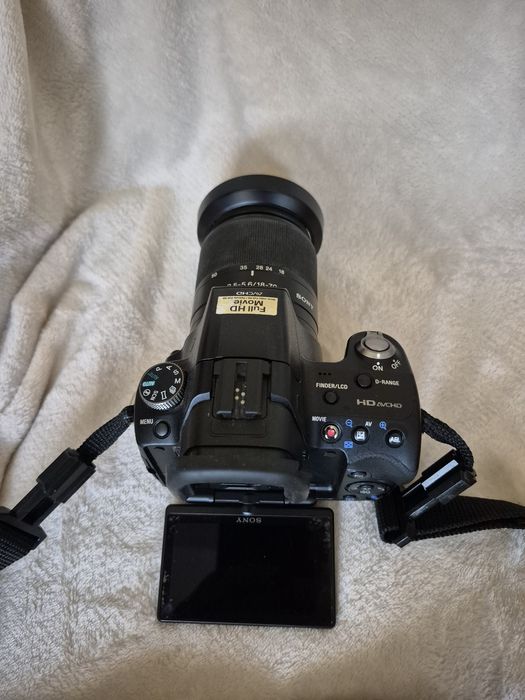 DSLR Sony Alpha A55V cu obiectiv Sony 18-70mm