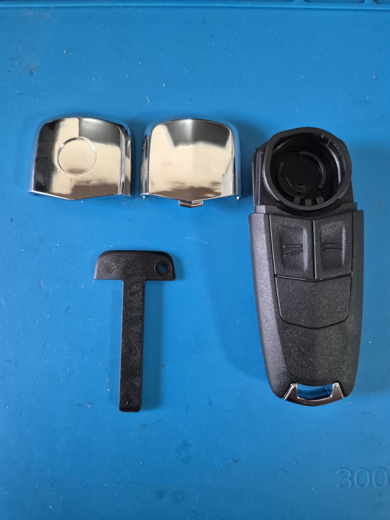 Кутиика за smart ключ opel astra h,zafira b