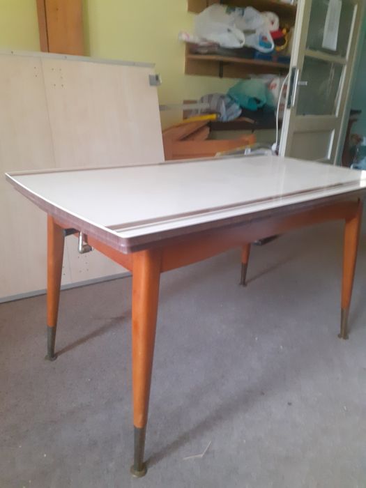 Vând Masă extensibilă și reglaj înălțime, 350 lei