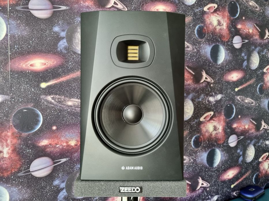 Vand ADAM Audio T8V ca Nou