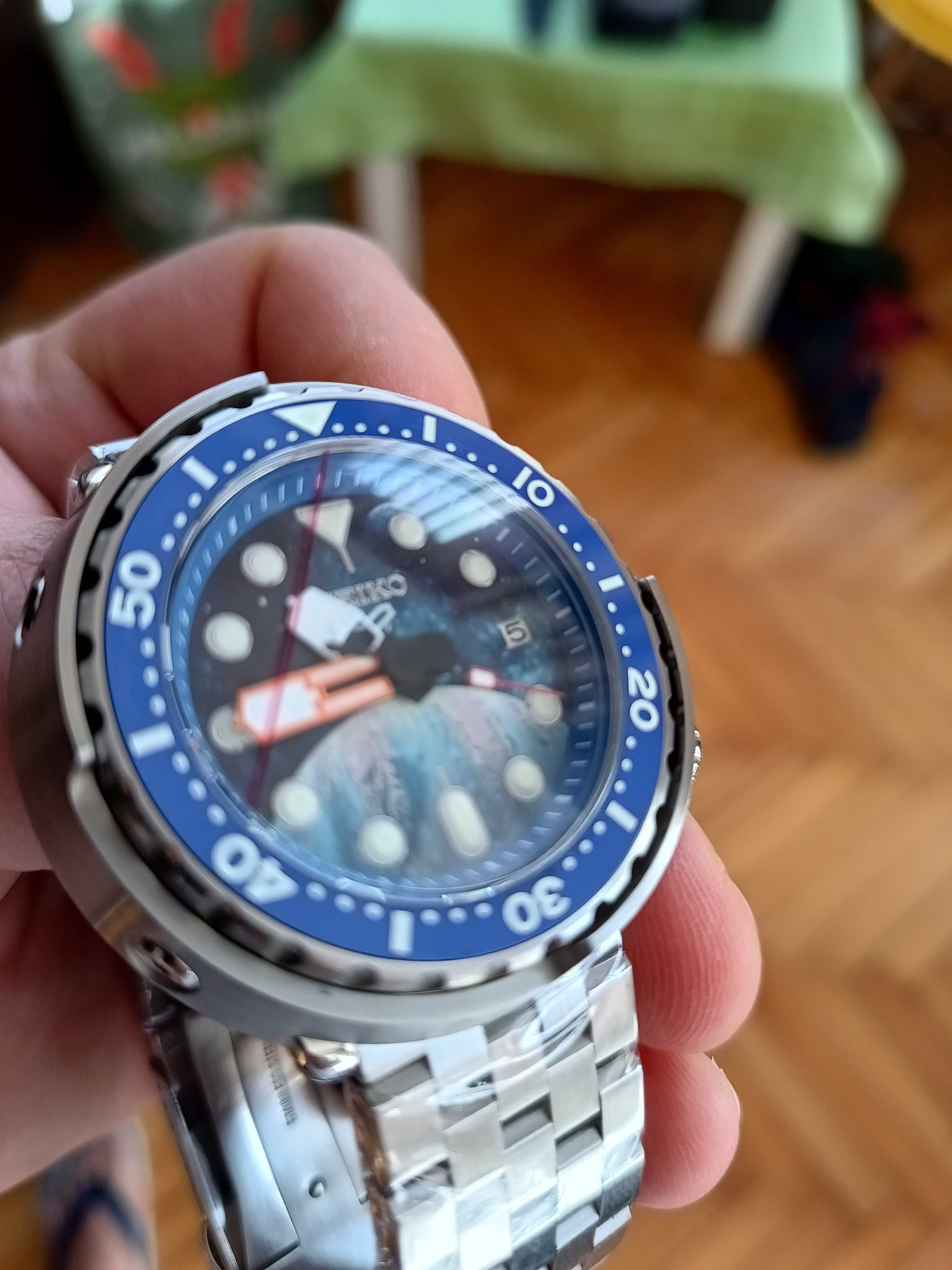 Продавам автоматичен мъжки часовник John Galliano