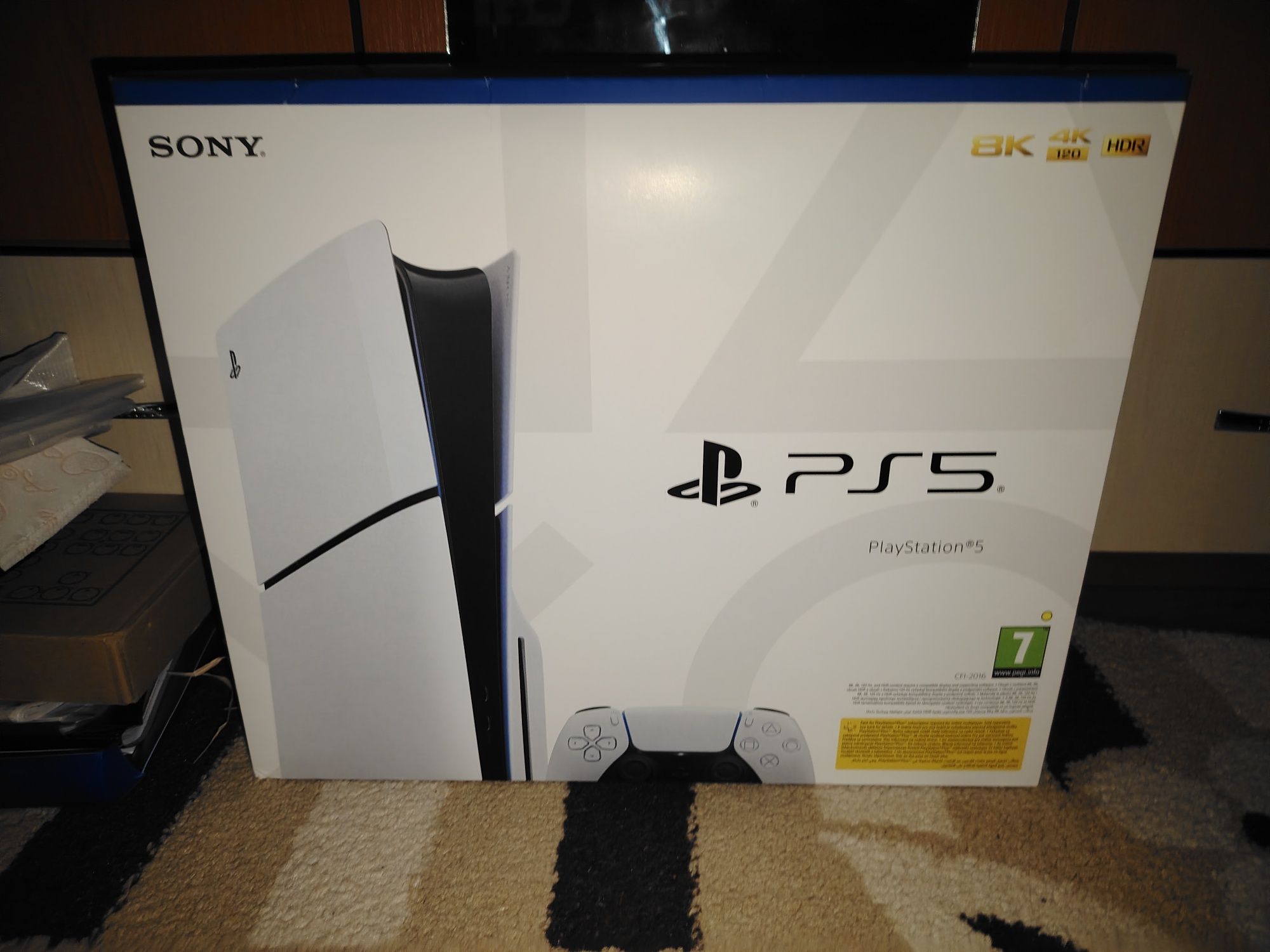 Vând PlayStation 5 încă în garanție