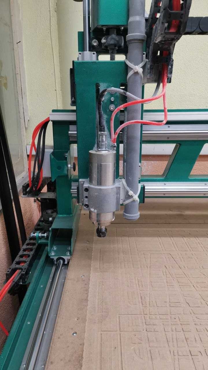 CNC координатна машина CNC Wood Router 1300/2200