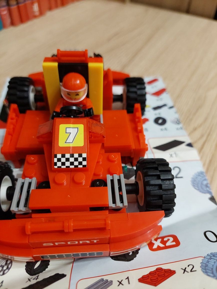 Vând mașinuța lego de formula 1