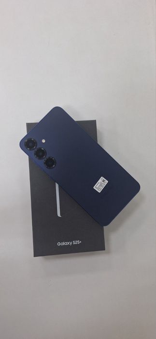 Телефон Samsung Galaxy S25+