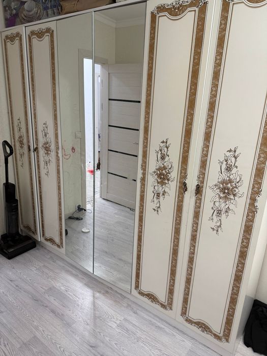 Продается шкаф для спальни