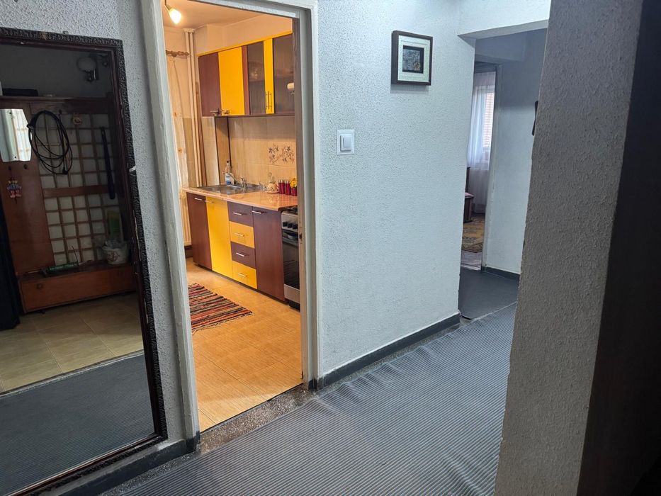 Inchiriez apartament 3 camere ultracentral