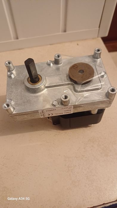 Motoreductor nou centrale cazane peleti cu rotita de rezerva 4 rotatii