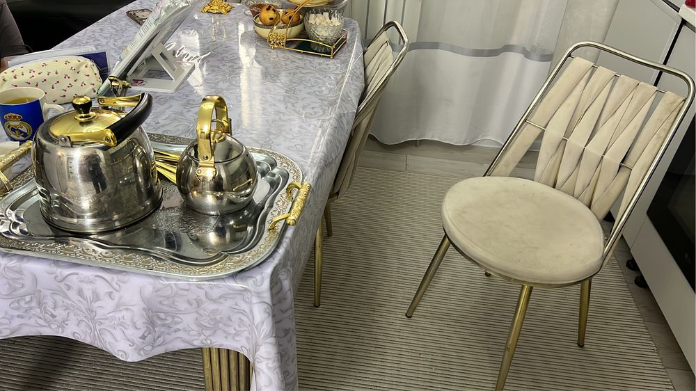 Продам стол со стульями