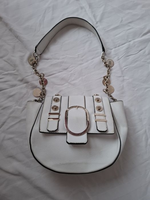 Бяла чанта Guess