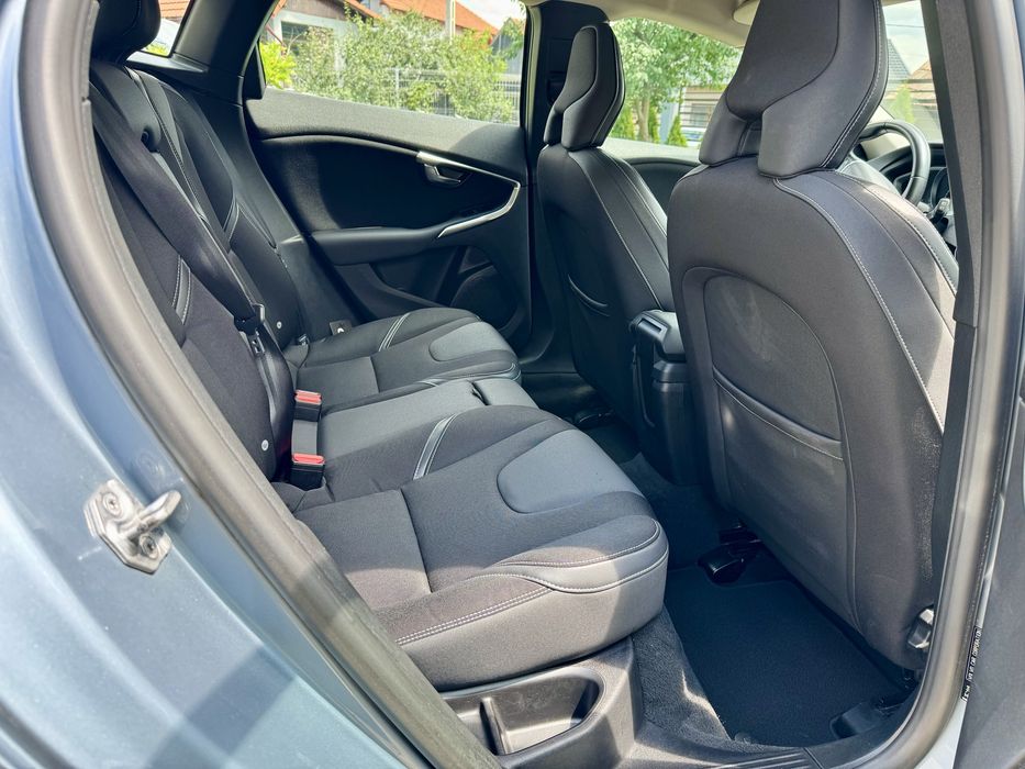 Volvo V40 D2 2017 / full led / Sirocol / Webasto