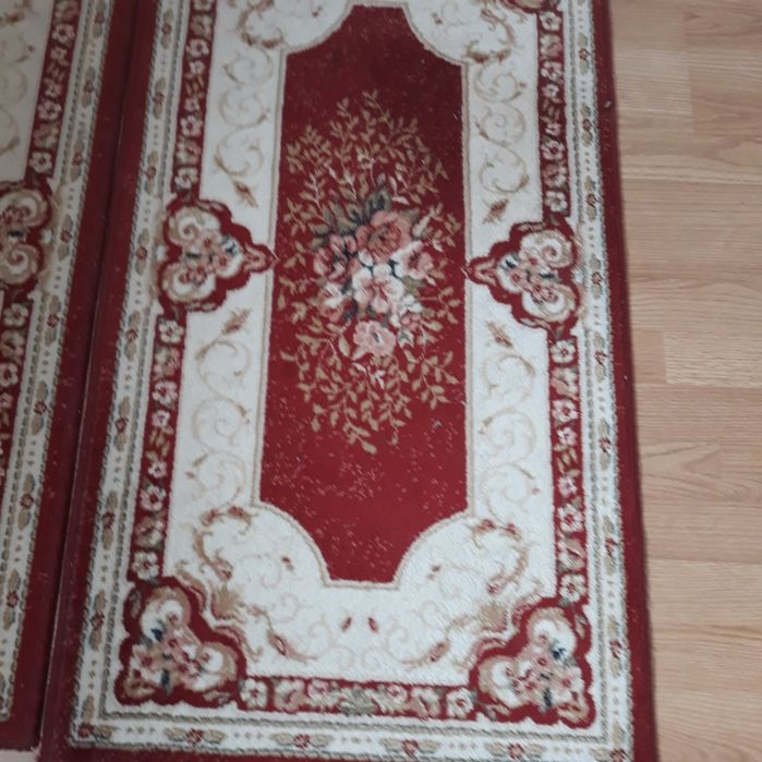 Set de 4 covor din lana pura100%, tot setul la 1200 lei